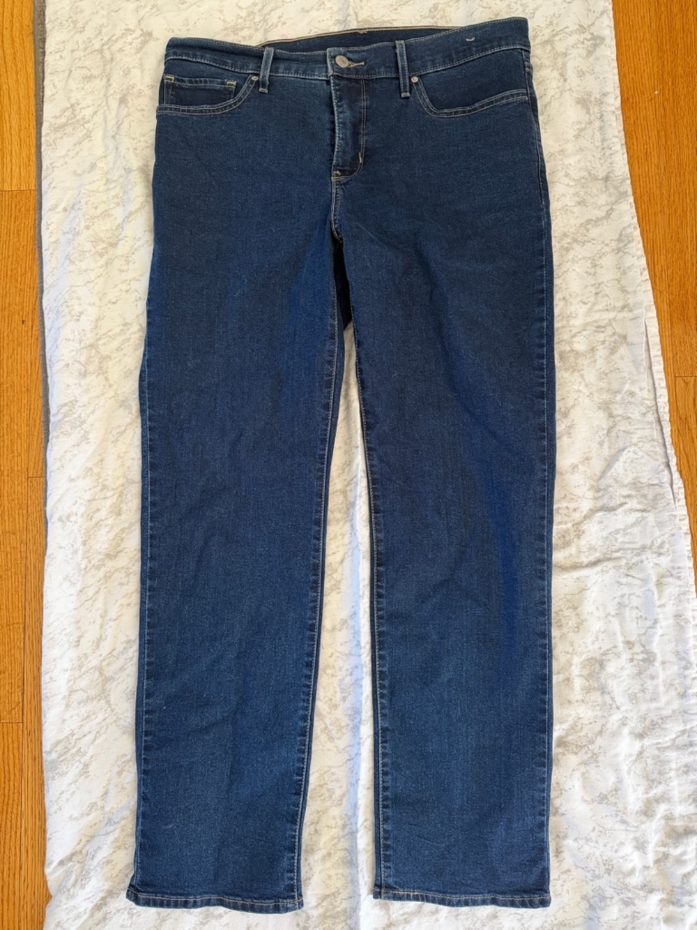 Levi's Women's Straight Leg Jeans in Dark Blue Denim